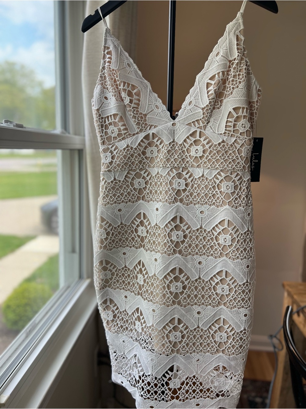 Lulu’s White Crochet Lace V-Neck Bodycon Dress NWT size L